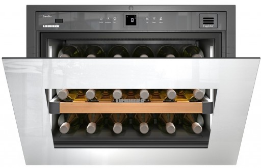 Vitrina de vinuri incorporabila Liebherr GrandCru WKEgw 582 18 sticle Super Silent usa sticla clasa G montare sub blat alb